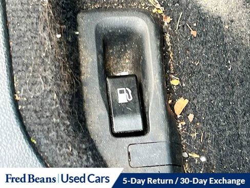 Used 2017 Subaru Legacy 2.5i Premium w/ Moonroof Package AWD/4WD image 38