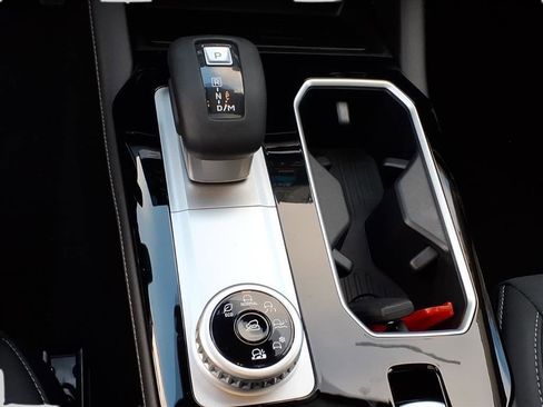 New 2025 Mitsubishi Outlander SE image 24