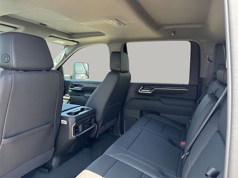 New 2025 GMC Sierra 2500 SLT w/ Texas SLT Premium Package image 10