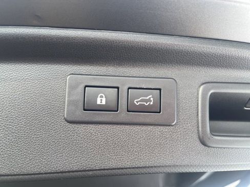 Used 2023 Subaru Forester Premium image 11