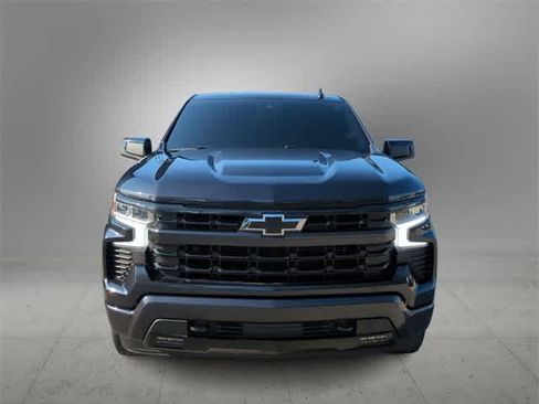 Used 2023 Chevrolet Silverado 1500 RST image 2