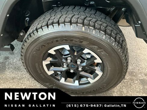Used 2024 Jeep Wrangler Unlimited Rubicon 4xe AWD/4WD image 24