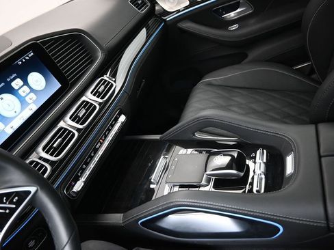 Used 2024 Mercedes-Benz Maybach GLS 600 4MATIC image 20