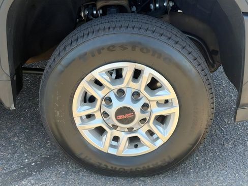 Used 2026 GMC Sierra 2500 SLE AWD/4WD image 9