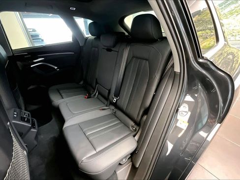 Certified 2025 Audi Q5 Prestige AWD/4WD image 21