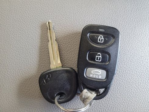 Used 2019 Hyundai Elantra SE FWD image 32