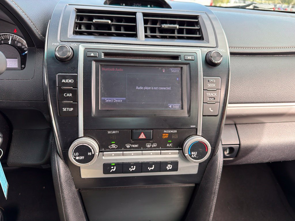 Used 2014 Toyota Camry SE FWD image 2