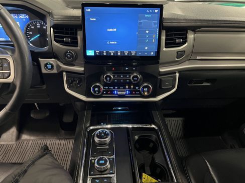 Used 2023 Ford Expedition XLT AWD/4WD image 16