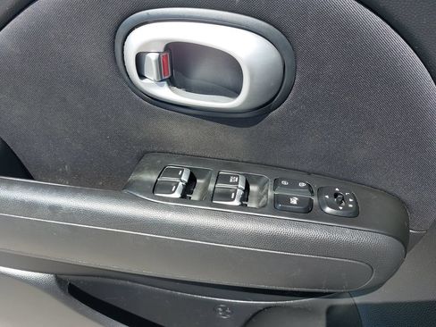 Used 2019 Kia Soul w/ Convenience Package FWD image 24