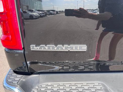 Used 2025 RAM 1500 Laramie AWD/4WD image 7