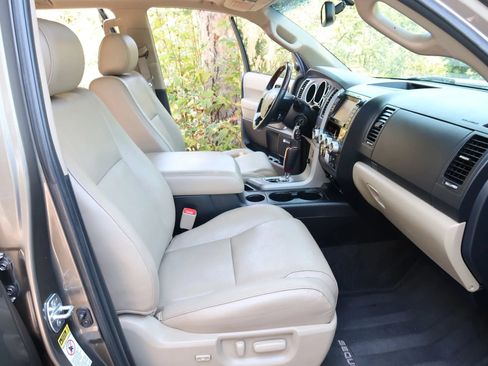 Used 2012 Toyota Sequoia Platinum AWD/4WD image 39