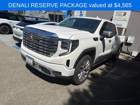 Used 2024 GMC Sierra 1500 Denali w/ Denali Reserve Package AWD/4WD image 3