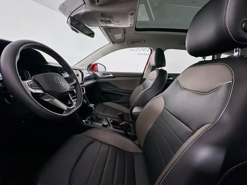 Used 2023 Volkswagen Taos SEL image 21