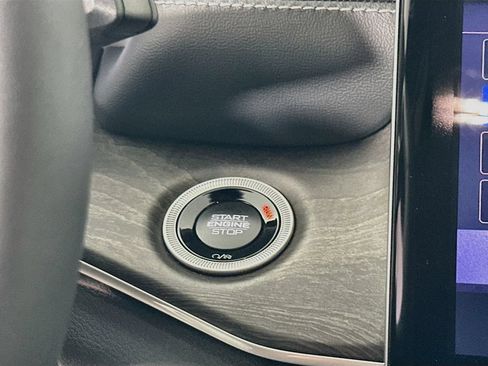 Certified 2025 Jeep Grand Cherokee L Limited AWD/4WD image 23