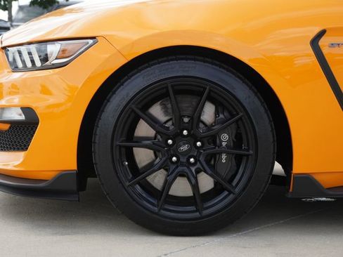 Used 2019 Ford Mustang Shelby GT350 w/ Technology Package RWD image 5