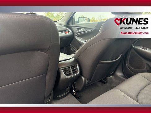 Used 2023 Chevrolet Malibu LT image 27