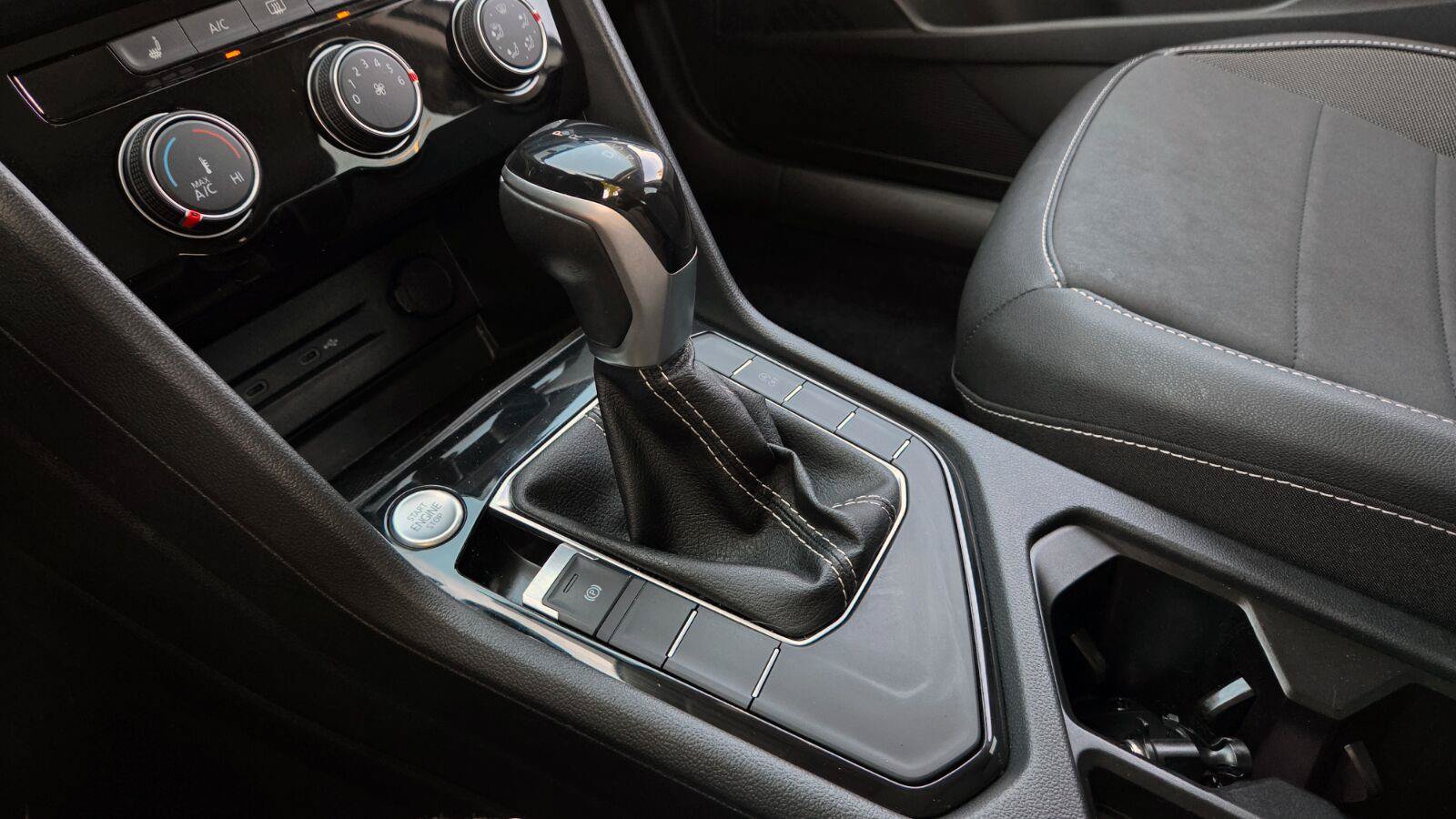 Certified 2023 Volkswagen Taos SE w/ Panoramic Sunroof Package FWD image 37