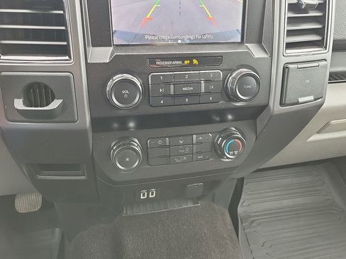 Used 2020 Ford F150 XLT image 17