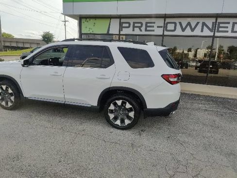 Used 2026 Honda Pilot Elite image 3