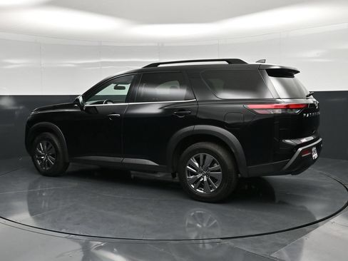 Used 2025 Nissan Pathfinder SV FWD image 9