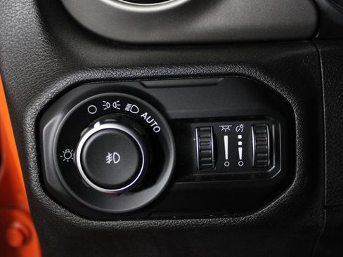 Used 2020 Jeep Wrangler Unlimited Sport S AWD/4WD image 24