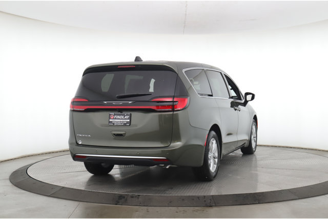 New 2027 Chrysler Pacifica Select FWD image 7