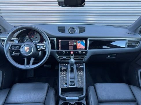 Used 2026 Porsche Macan AWD/4WD image 17