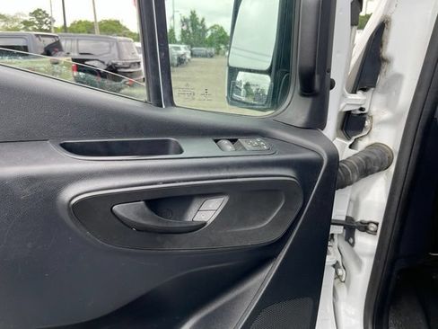 Used 2022 Mercedes-Benz Sprinter 2500 image 16