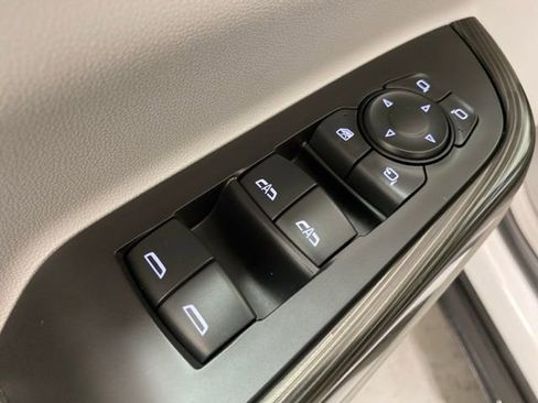 Used 2021 GMC Acadia SLT w/ Preferred Package image 12