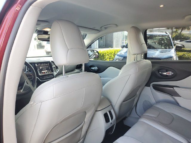 Used 2019 Jeep Cherokee Limited FWD image 15