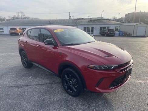 Used 2025 Dodge Hornet GT w/ Tech Pack image 3