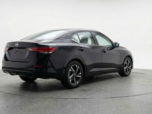 Used 2025 Nissan Sentra SV image 9