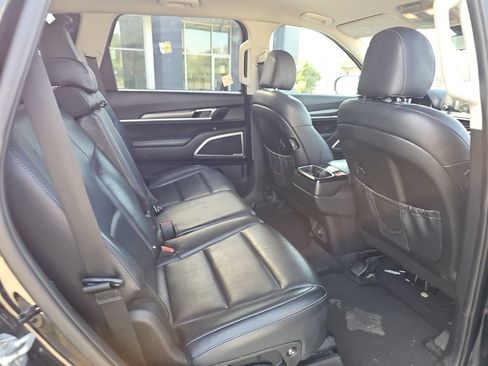 Used 2020 Kia Telluride LX AWD/4WD image 17