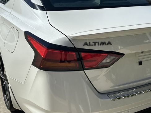Used 2023 Nissan Altima 2.5 SR w/ SR Premium Package FWD image 12