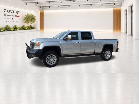 Used 2018 GMC Sierra 2500 Denali w/ Duramax Plus Package AWD/4WD image 5