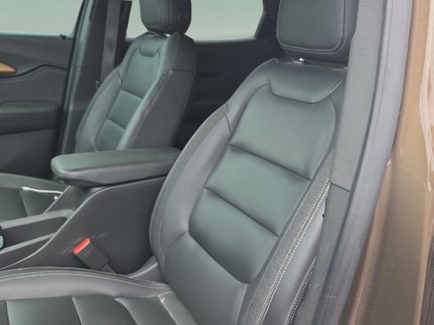 Used 2021 Chevrolet TrailBlazer ACTIV w/ Sun and Liftgate Package FWD image 9