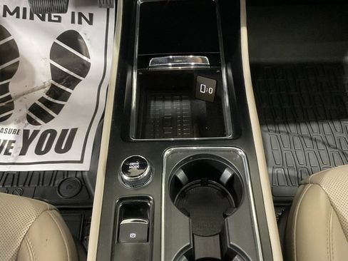 Used 2025 Lincoln Corsair Premiere w/ Equipment Group 101A image 19