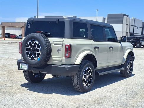 New 2026 Ford Bronco Outer Banks AWD/4WD image 11