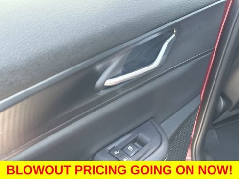Used 2024 Jeep Grand Cherokee Altitude AWD/4WD image 15