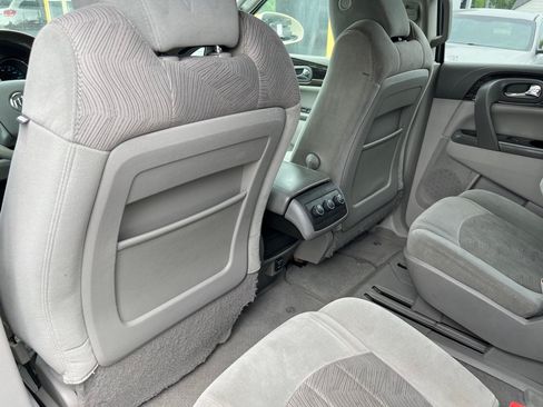 Used 2015 Buick Enclave Convenience FWD image 17