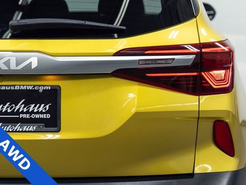 Used 2022 Kia Seltos S AWD/4WD image 8
