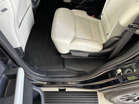 Certified 2025 Ford Expedition Platinum AWD/4WD image 28