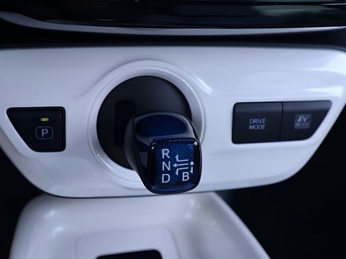 Certified 2016 Toyota Prius Four Touring image 23