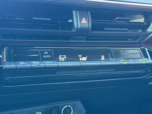 Certified 2025 Toyota Prius Plug-In Hybrid image 25