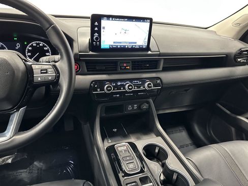 Certified 2023 Honda Pilot Touring image 23