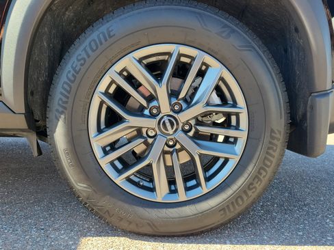 Used 2025 Nissan Rogue S image 7