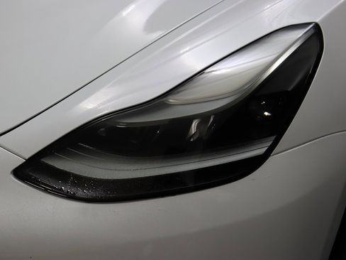 Used 2023 Tesla Model 3 Standard Range RWD image 11