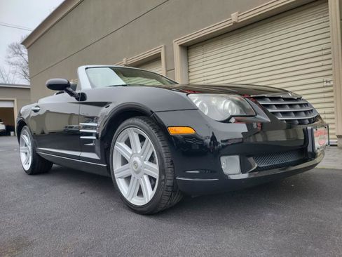 Used 2006 Chrysler Crossfire Limited image 33