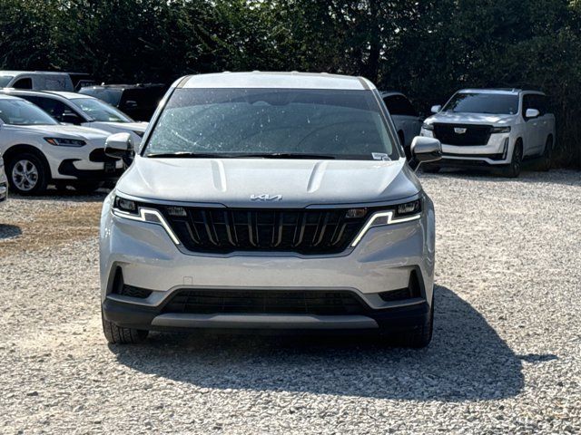 Used 2023 Kia Carnival LX FWD image 2
