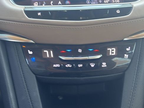 Used 2022 Cadillac XT5 Premium Luxury w/ Platinum Package FWD image 16